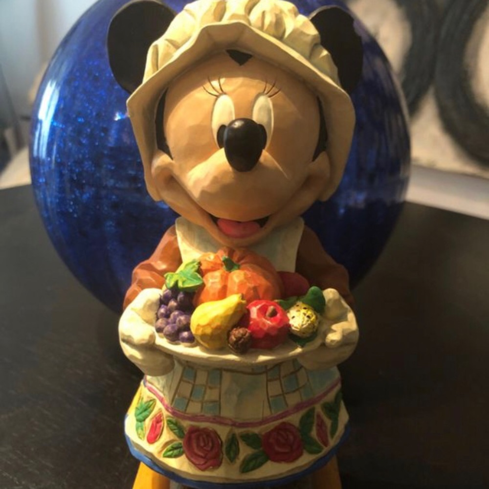 RARE COLLECTIBLE Jim Shore Minnie Mouse figurine THANKSGIVING